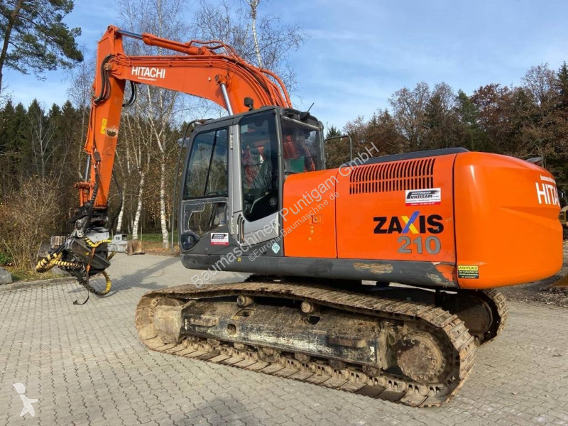 Excavadora Hitachi 210-3 mit Kesla 25 RH