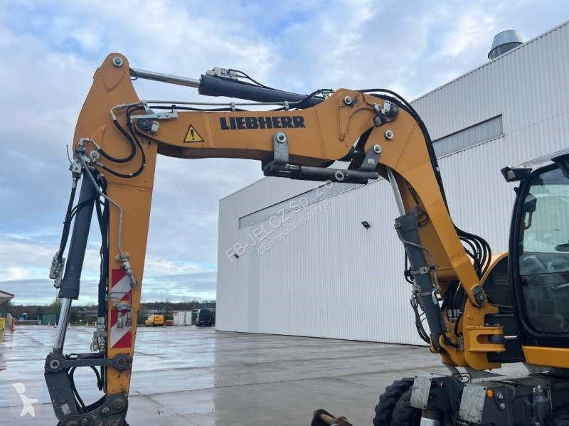 Escavadora Liebherr compact