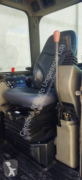 Escavadora Bobcat EM