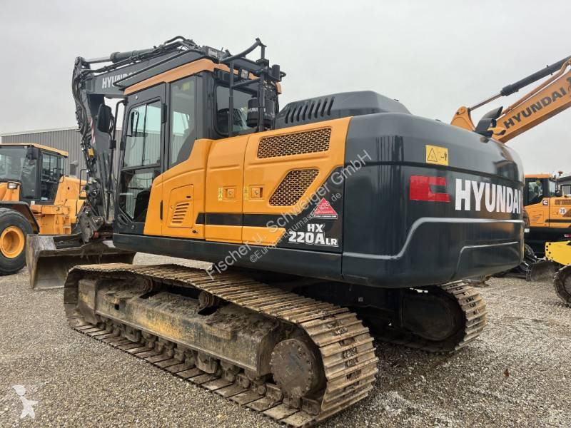 Escavadora Hyundai HX220AL