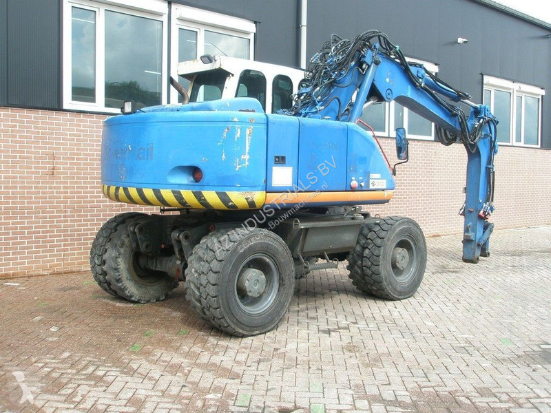 Excavator Atlas