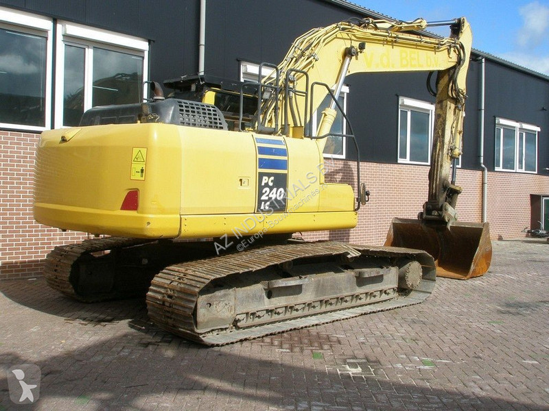 Escavadora Komatsu 240LC-10