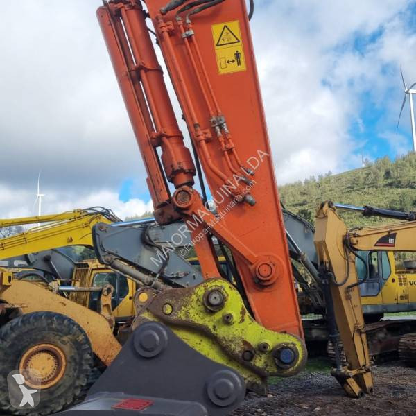 Escavadora Hitachi