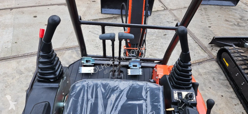 Escavatore Rhinoceros XN18