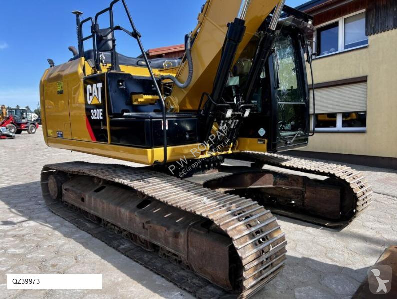 Lopatový nakládač Caterpillar
