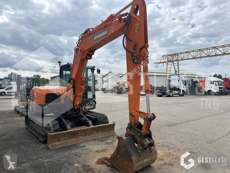 Escavadora Doosan  DX85R-3