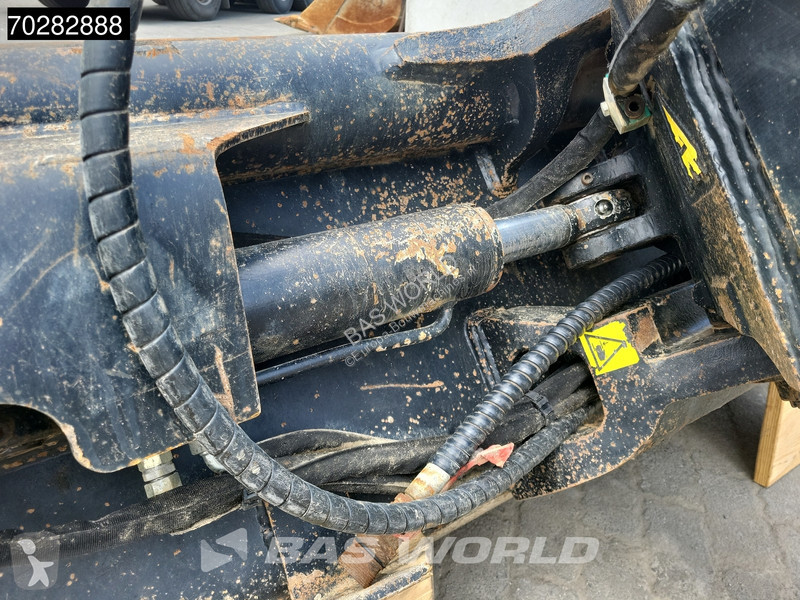 Escavadora Doosan -7 4 BUCKETS