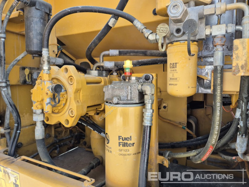Excavator Caterpillar 3