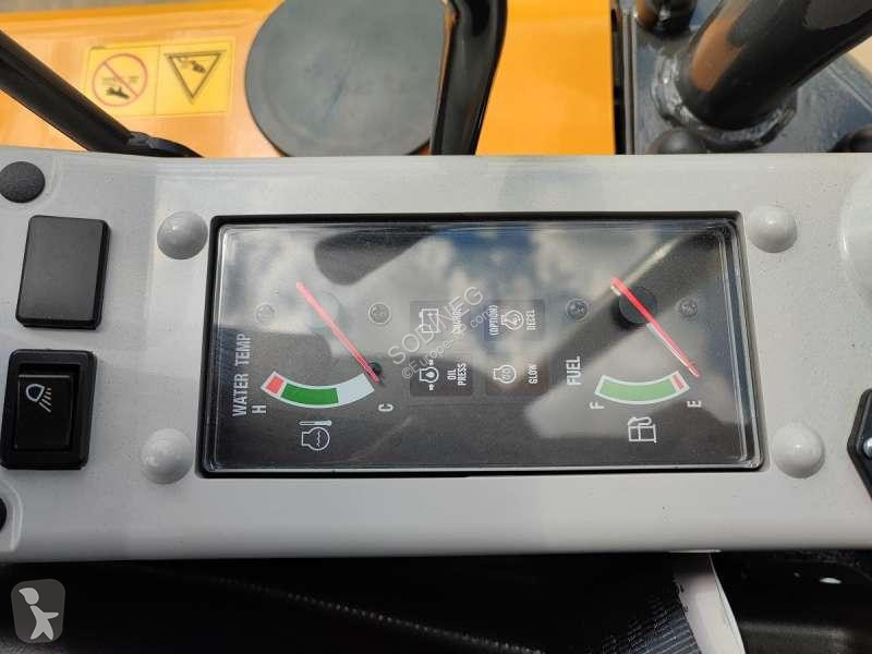 Escavadora Kato  VXE HD 17