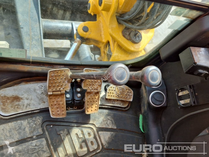 Escavadora JCB