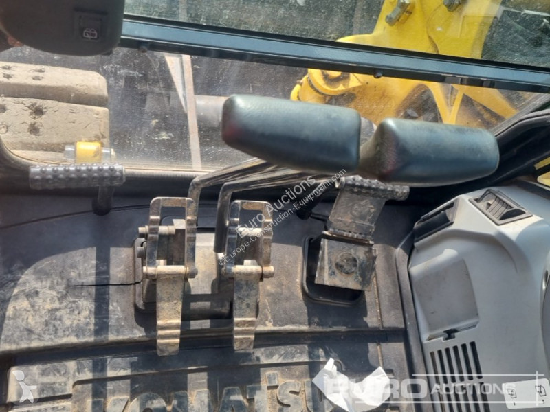 جرافة Komatsu PC80MR-5