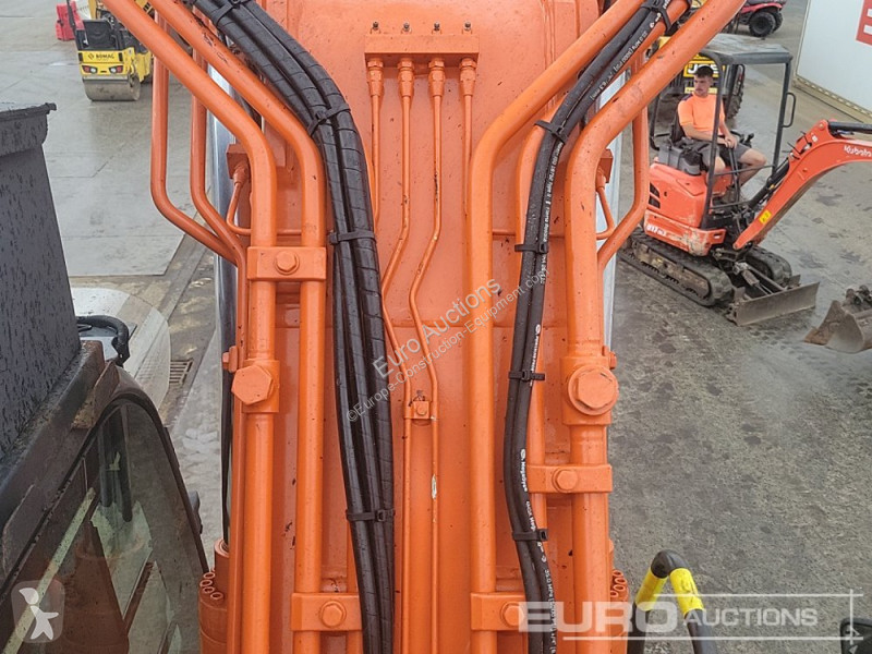 Lopatový nakládač Hitachi -6