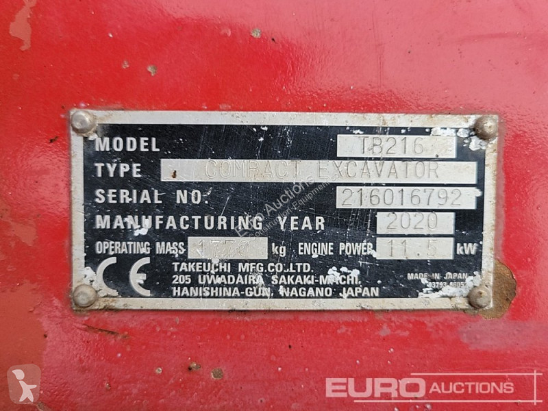 Escavadora Takeuchi TB216