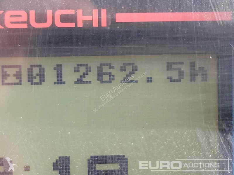 Escavadora Takeuchi TB216