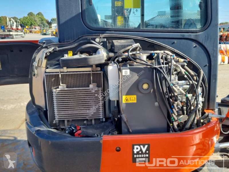 Lopatový nakládač Kubota KX037-4
