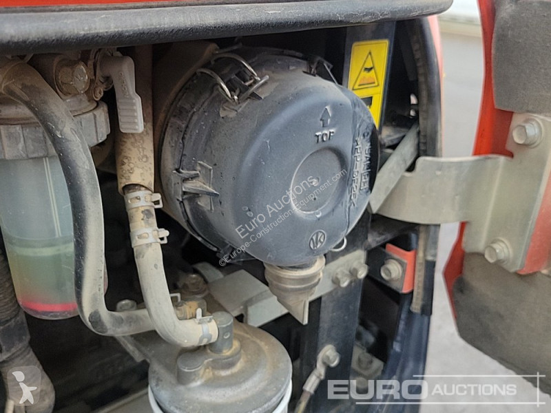 Lopatový nakládač Kubota KX015-4