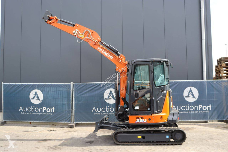 Escavadora Hitachi ZX38U-6 CLR