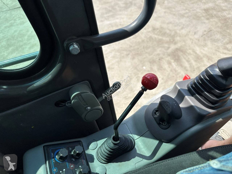 Lopatový nakládač Volvo D