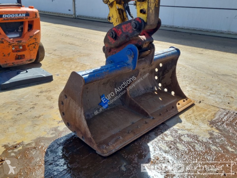Excavator Komatsu -11