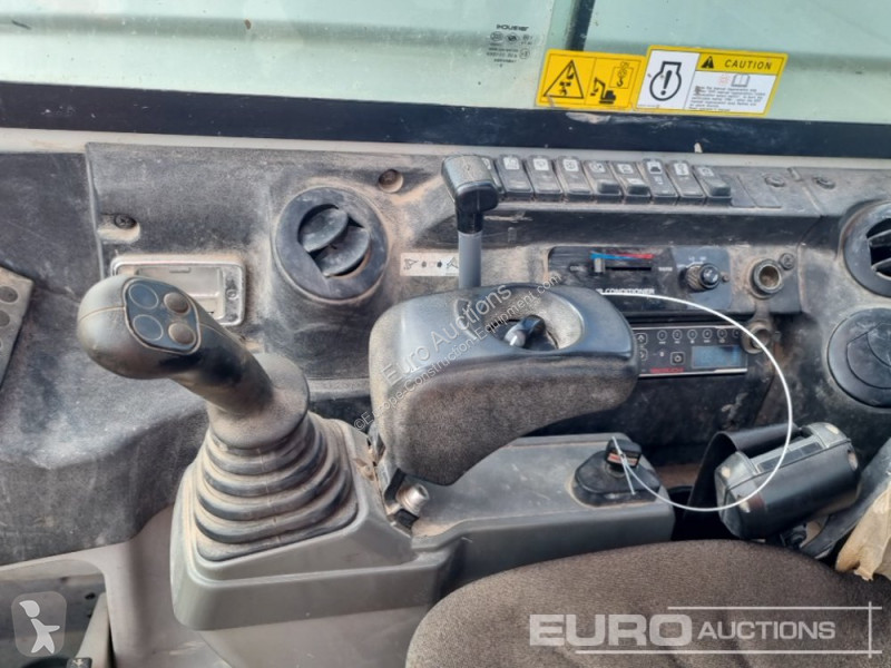 Escavadora Takeuchi TB240