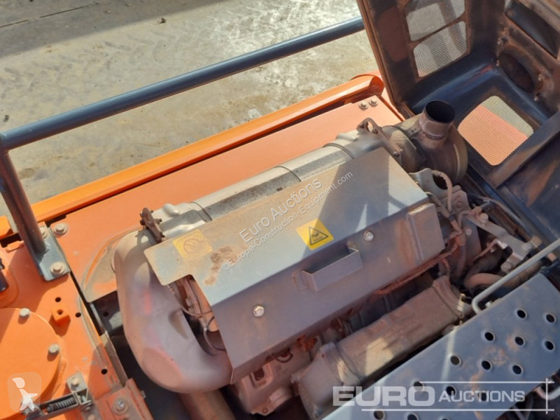 Escavadora Hitachi -6