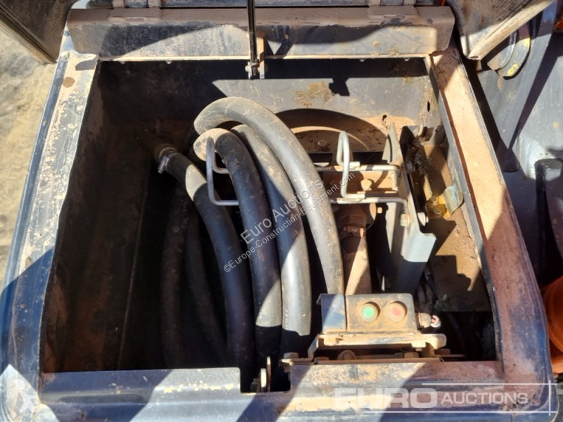 Excavadora Hitachi -7