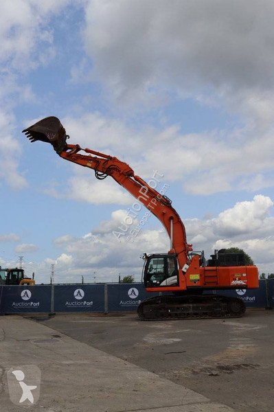 جرافة Hitachi ZX490LCH-6