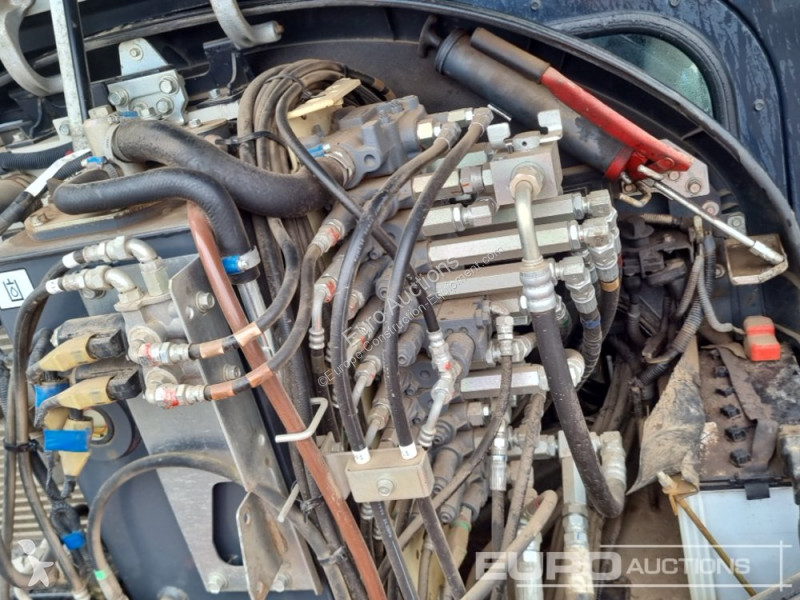 Lopatový nakládač Kubota U48-4