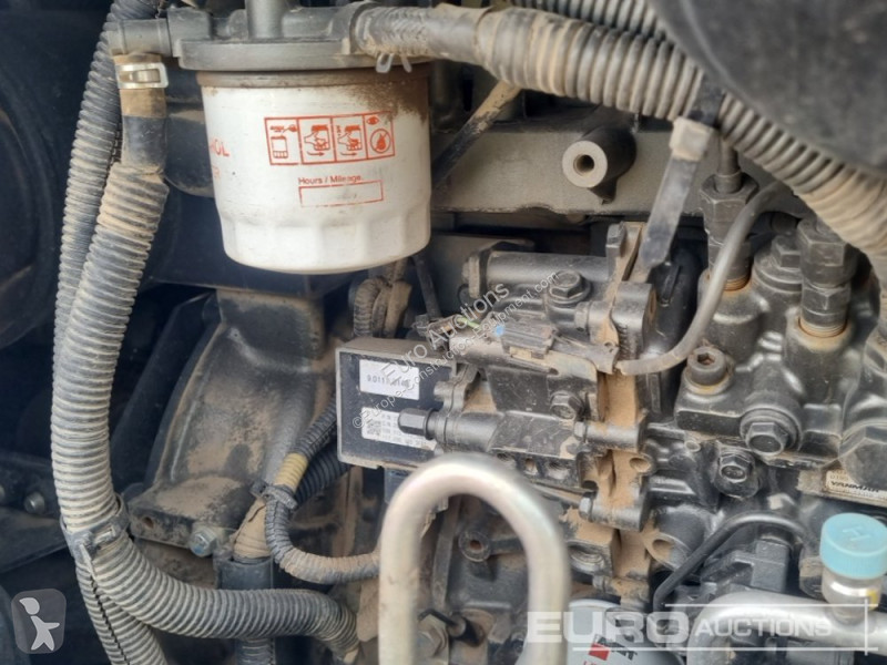 Lopatový nakládač Hitachi ZX33U-6 CLR