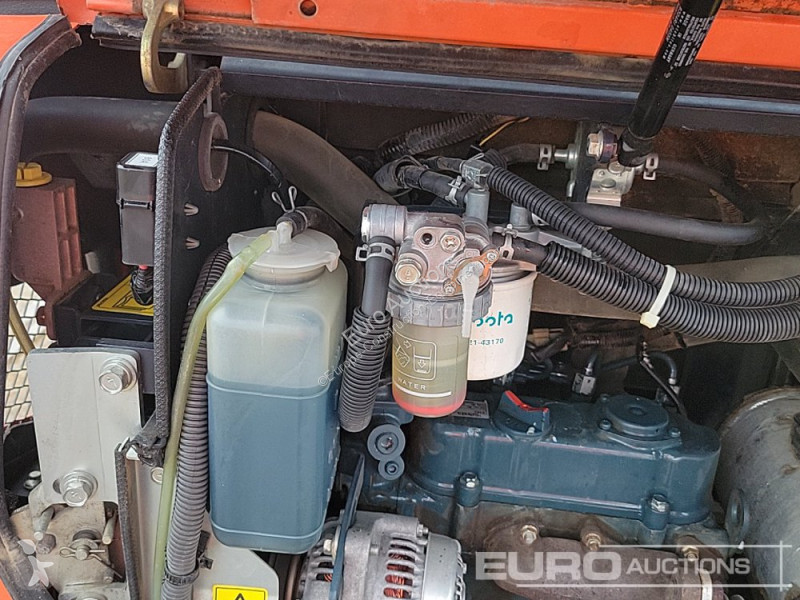 Lopatový nakládač Kubota KX015-4