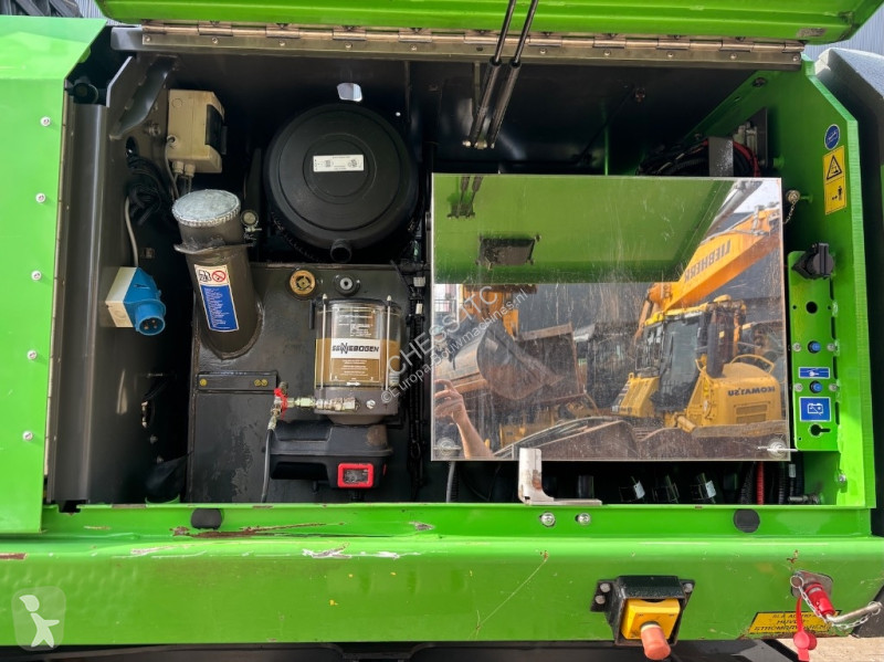 Escavatore Sennebogen 825