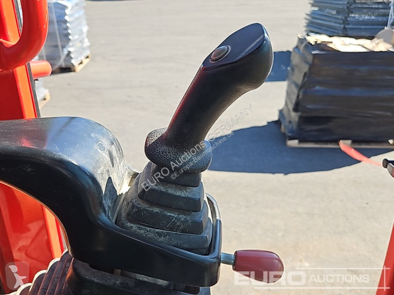 Экскаватор Volvo ECR25D