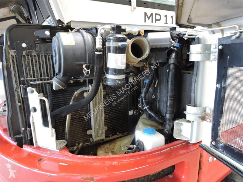 جرافة Takeuchi TB257FR Powertilt
