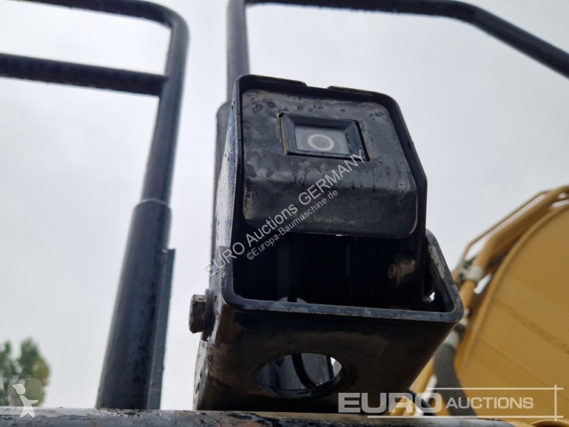 Excavator Caterpillar 330F
