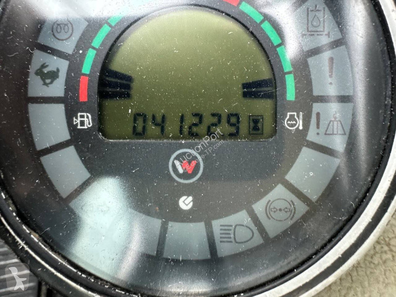 جرافة Neuson 50Z3