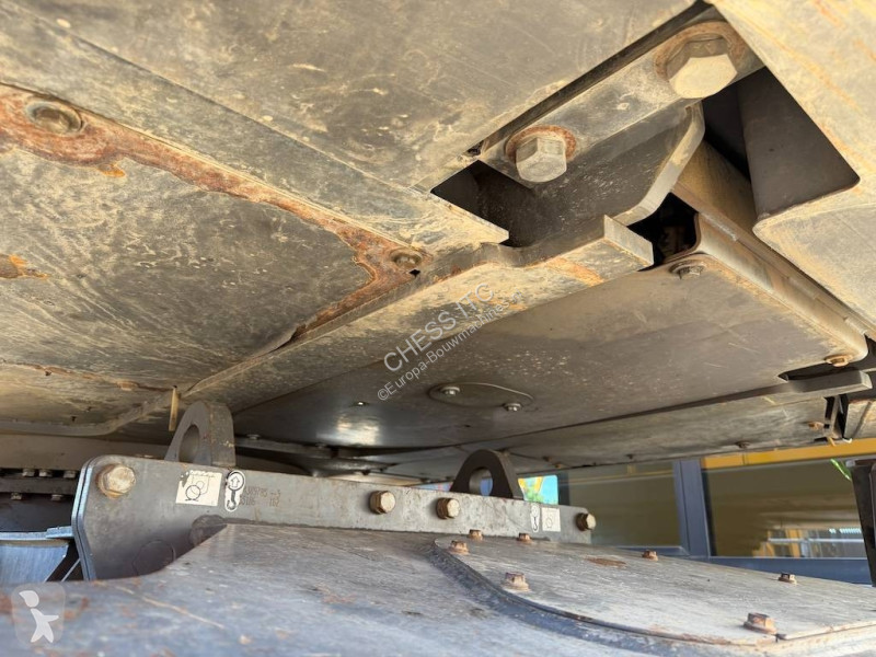 جرافة Volvo 220 E 220 - 180 -