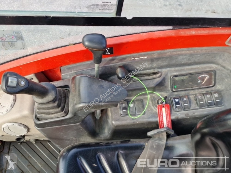 Багер Volvo ECR25D