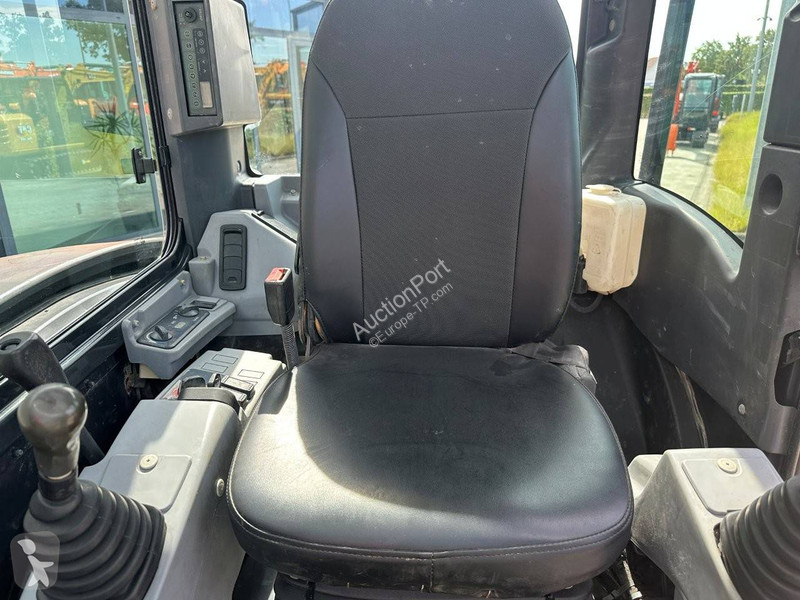 Excavadora Kubota KX165-5