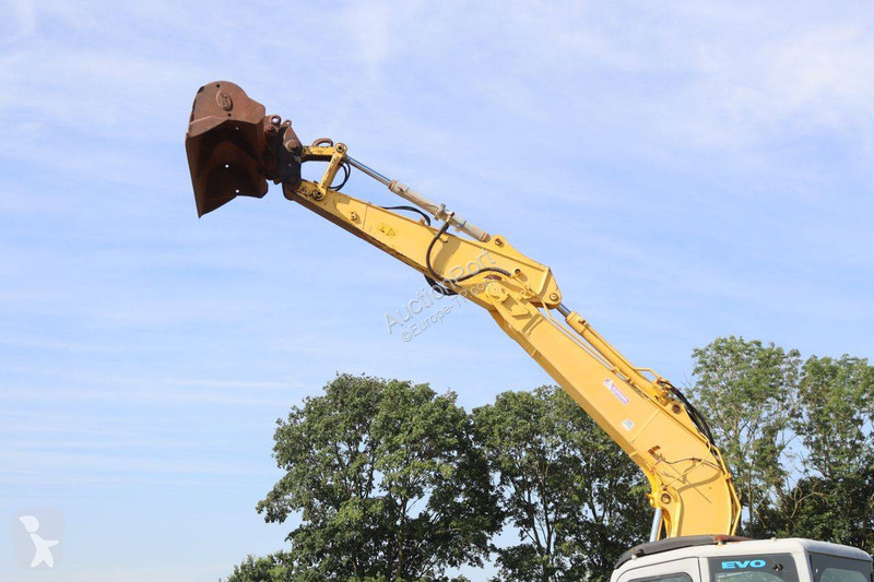 جرافة New Holland Kobelco