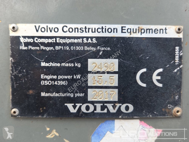جرافة Volvo ECR25D