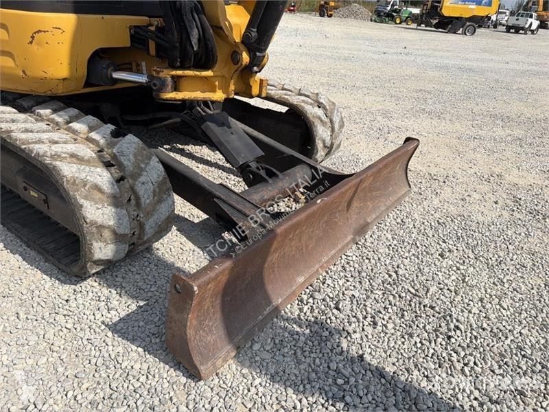Skovel Caterpillar CR Mini Excavator (Inoperable)