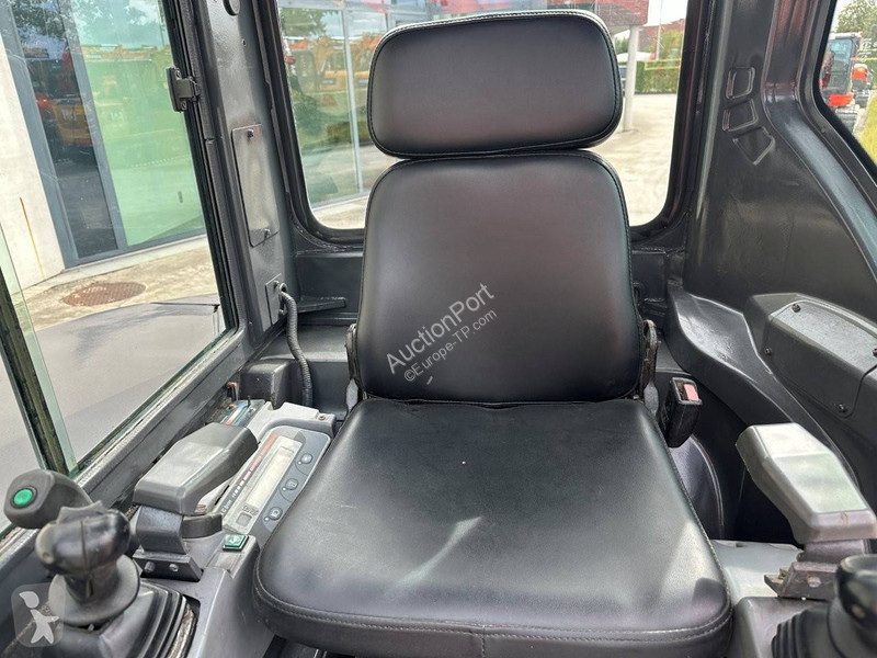 Skovel Kubota SZ