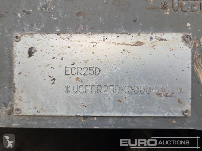 Excavadora Volvo ECR25D