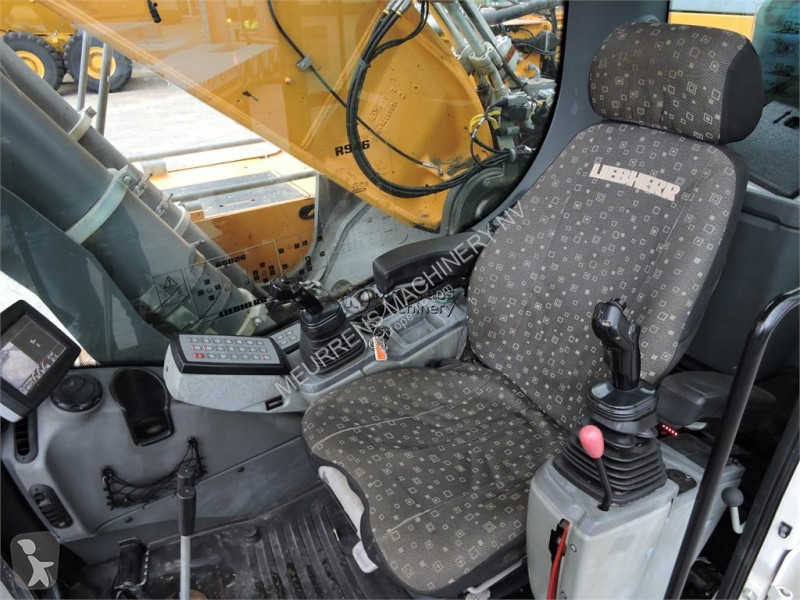 Багер Liebherr