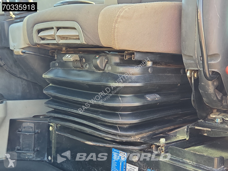 جرافة Wacker Neuson Powertilt