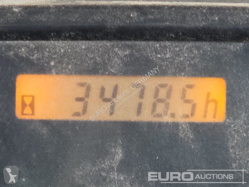 Багер Volvo ECR25D