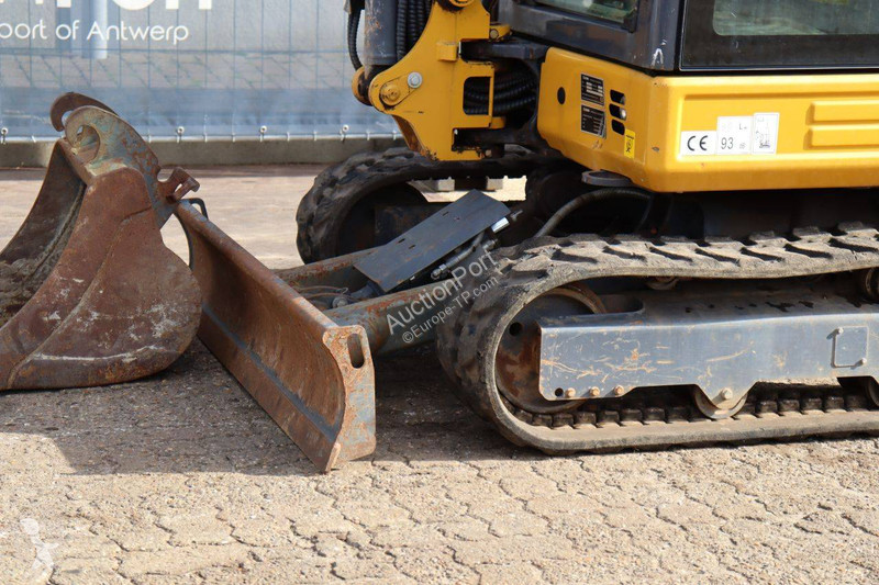 Багер XCMG XE27E