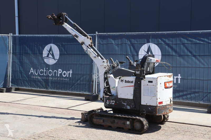 Багер Bobcat