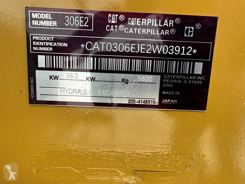 Escavadora Caterpillar