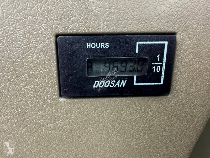 Escavadora Doosan 9C